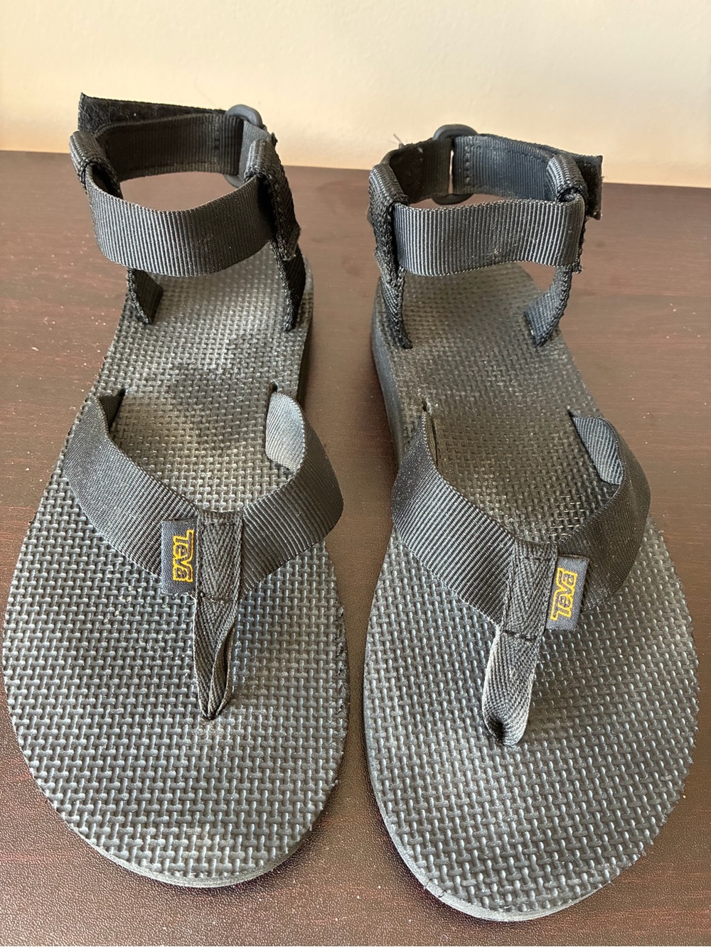 Teva women's black nylon thong sexy strappy sandals 7